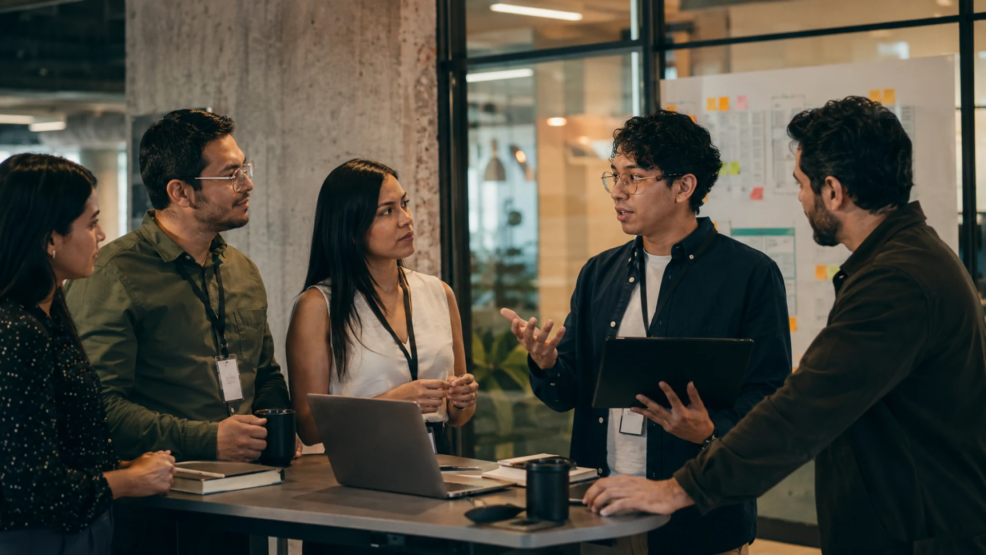 Estrategias de seguridad psicologica en equipos exigentes aplicadas en empresas de Colombia
