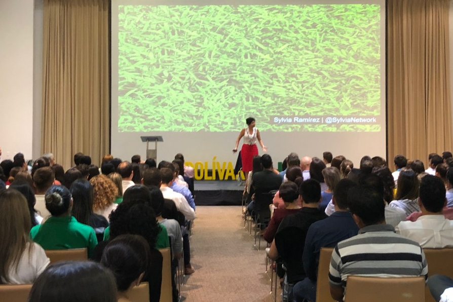 Sylvia Ramírez en acción