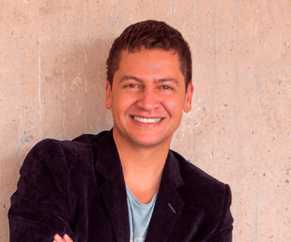 Gabriel Alvarado — Conferencista de Liderazgo