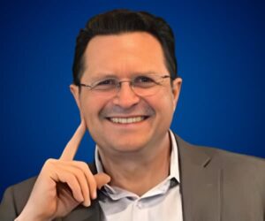 Juan Carlos Mejia LLanos