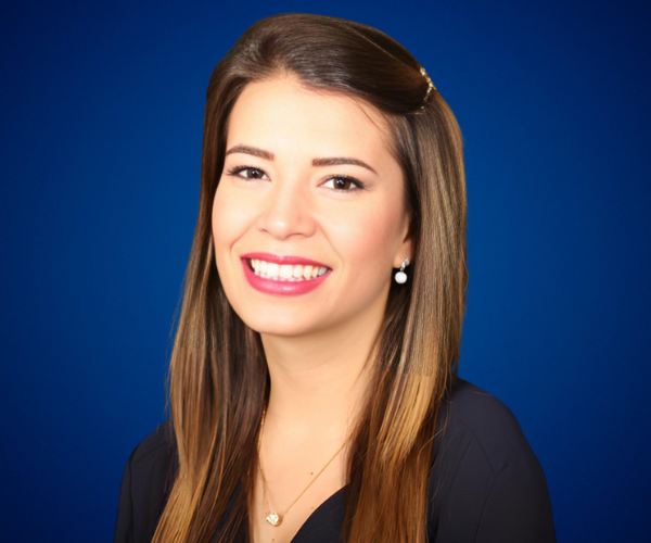 Emily Clavel, conferencista venezolana experta en neurociencia y motivación, residenciada en Colombia. Especialista en charlas motivacionales en Colombia.