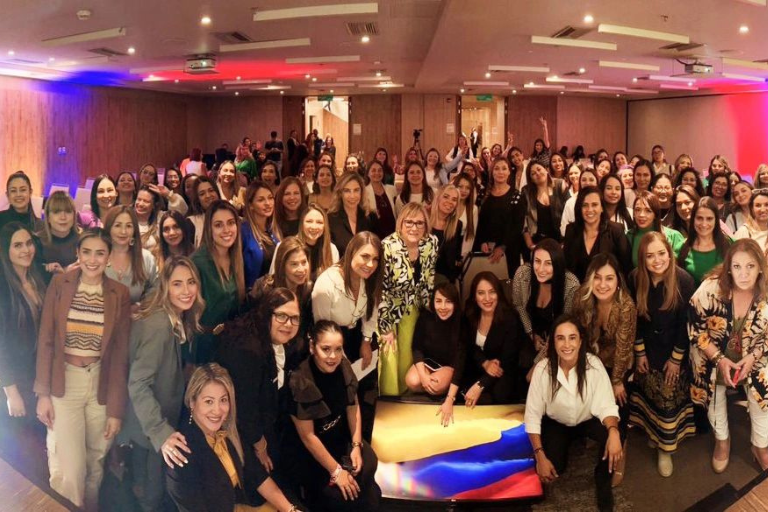 Conferencia de Ana María Giraldo sobre liderazgo y resiliencia organizacional